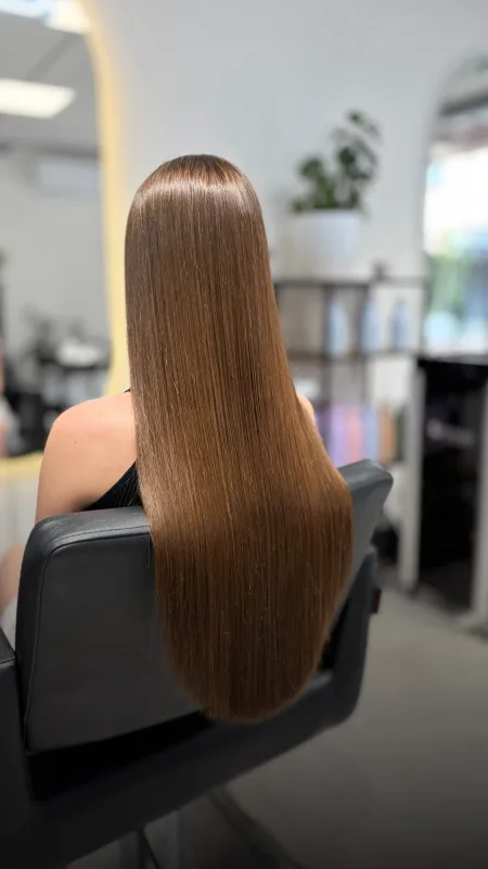Rezultat îndreptare păr la Hair Art Hub Chișinău